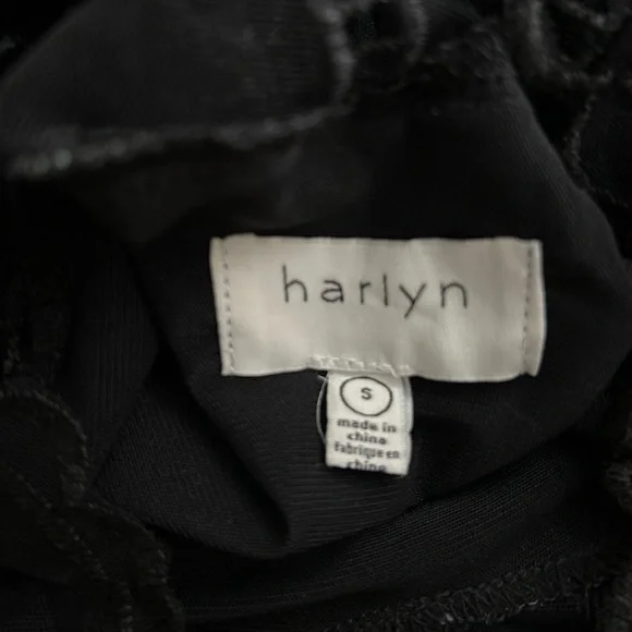 Anthropologie tiered top with black lace by Harlyn - Picture 5 of 6